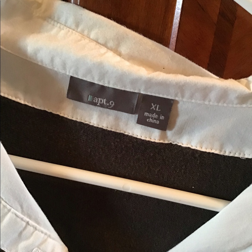 Button down - Picture 2 of 2